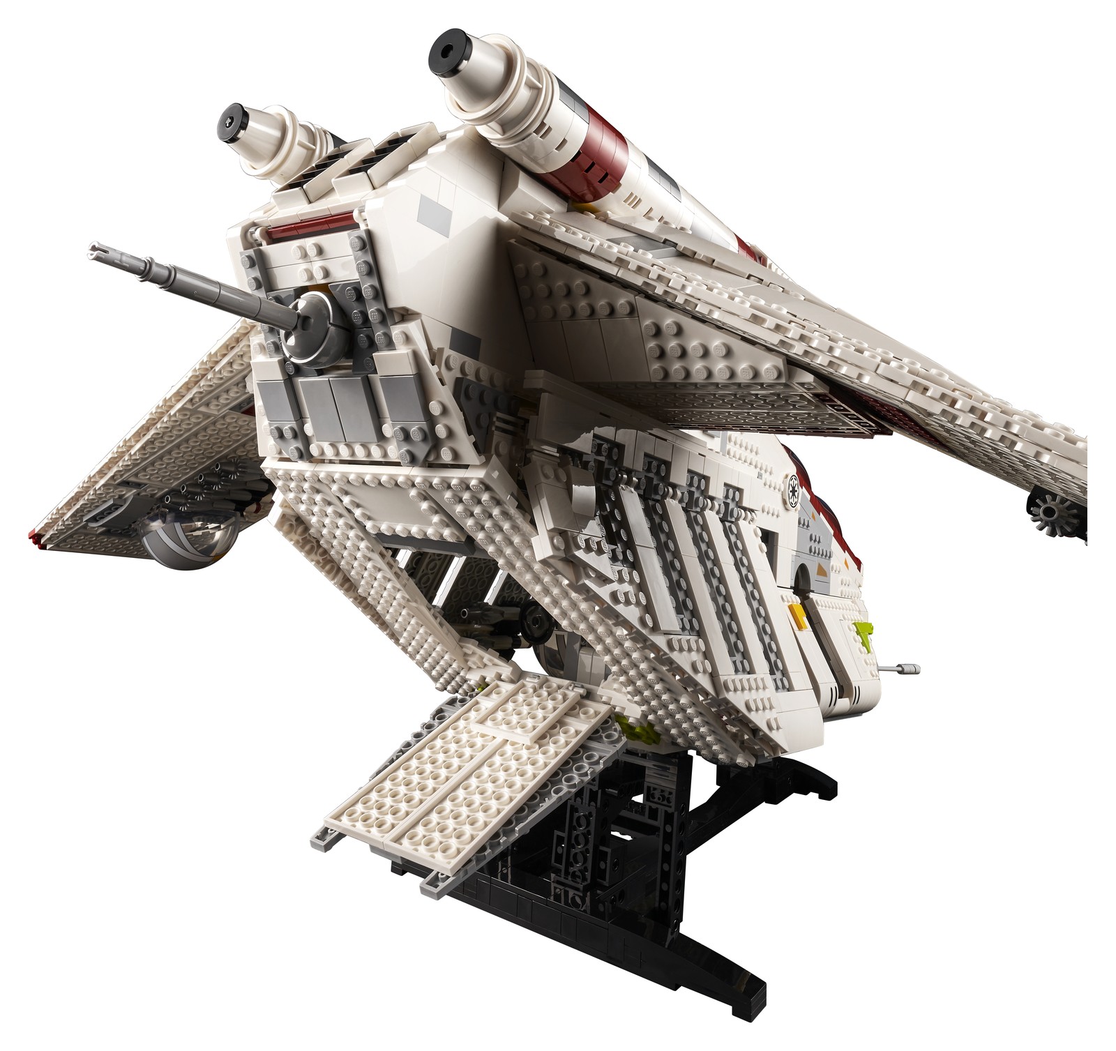 Vue arrière et inférieure du LEGO 75309 : rampe abaissée, canon arrière, dessous des ailes et présentoir noir.