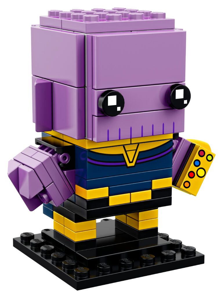 Thanos LEGO BrickHeadz 41605, tête violette, menton imprimé, cuirasse bleue et dorée, bras gauche avec Gant de l’infini et socle noir uni.