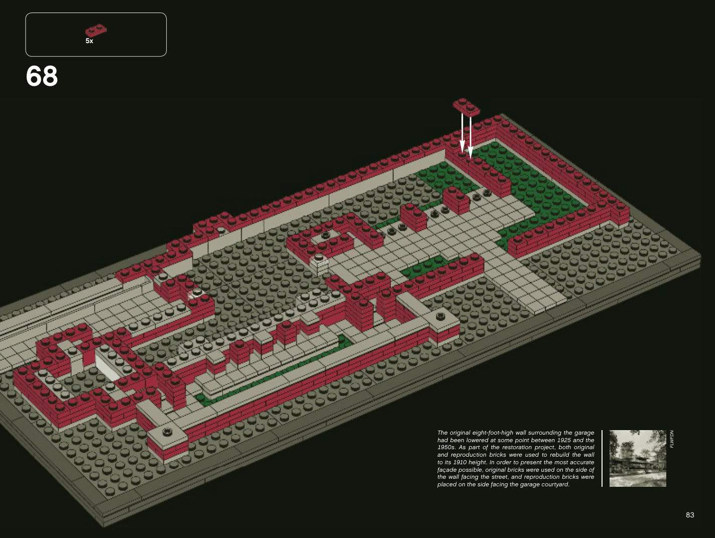 Notice Robie House 4666333 page 83, murs bas rouge foncé et cours sur un socle allongé.