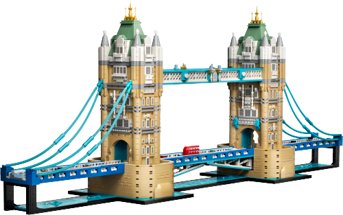 Visuel officiel de Tower Bridge LEGO Architecture 21067 : deux tours beiges et blanches aux toits verts, passerelles hautes à treillis blancs et couvertures bleues, longues suspensions bleues, chaussée avec petits véhicules dont un bus rouge, base évoquant la Tamise et plaque noire Tower Bridge.