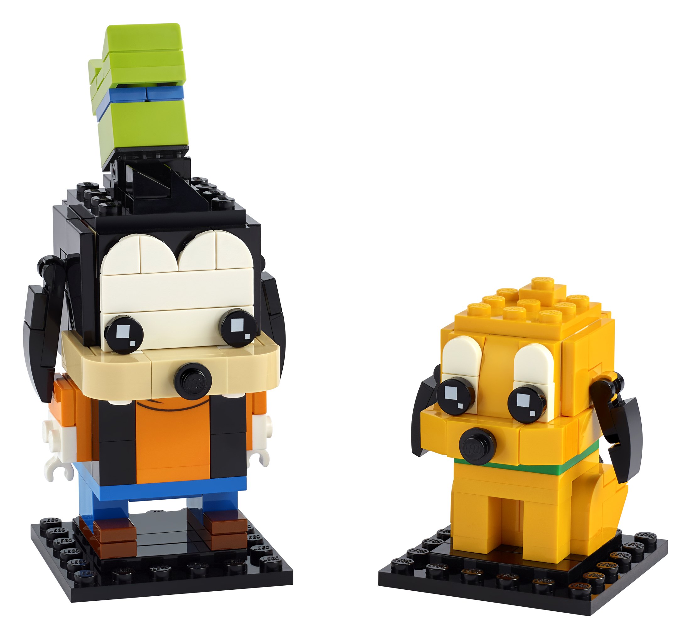 Modèle officiel LEGO 40378 Dingo et Pluto. Le chapeau vert et le pull orange de Dingo accompagnent Pluto, plus petit, avec ses longues oreilles noires et son collier vert.