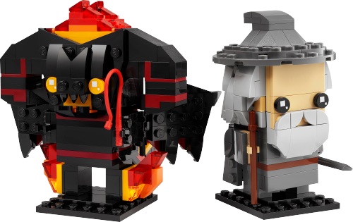 Modèle officiel LEGO 40631 : Gandalf le Gris et le Balrog. Le chapeau et la barbe gris de Gandalf contrastent avec les ailes noires, les yeux orange clair et les flammes du Balrog. Une épée, un bâton brun et un fouet rouge complètent le duo.